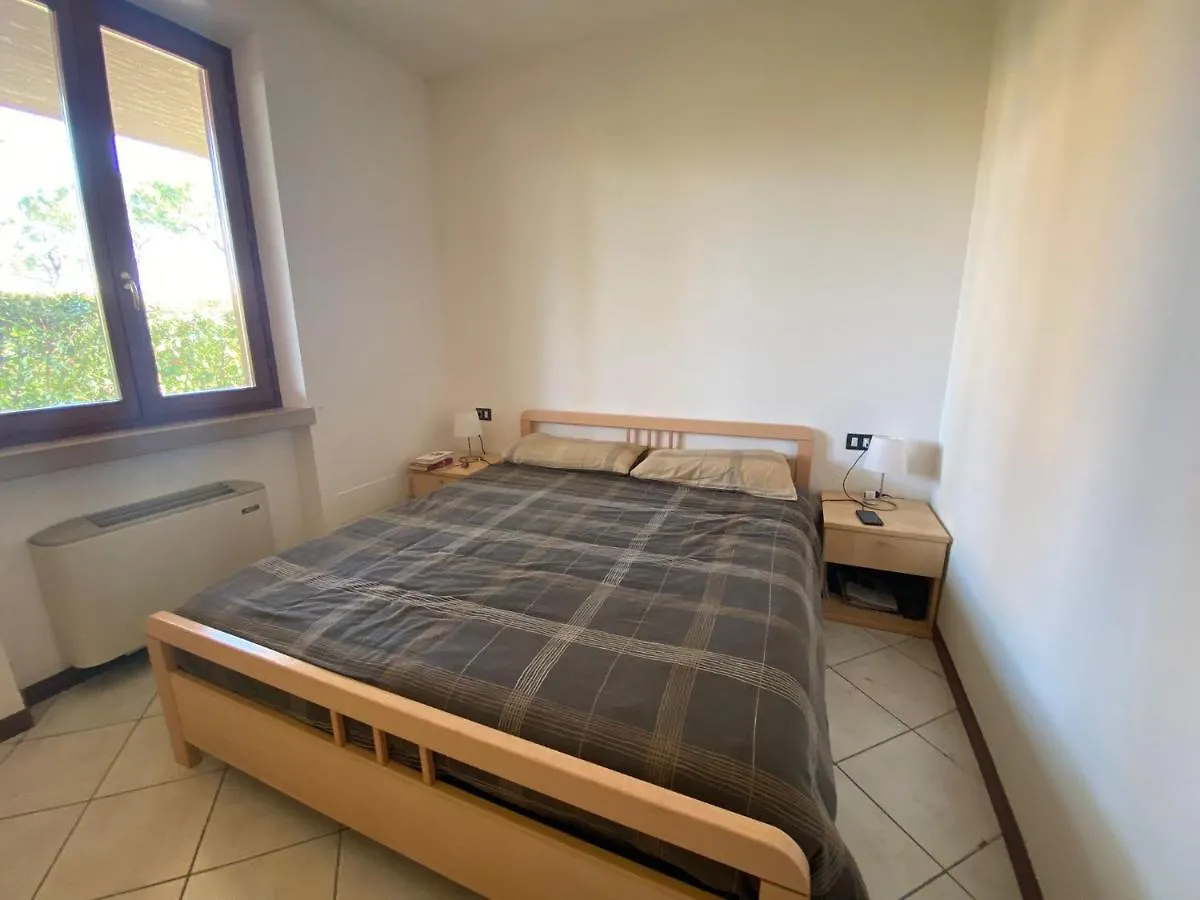 Apartment With Private Garden - Green Residence Desenzano del Garda Italy