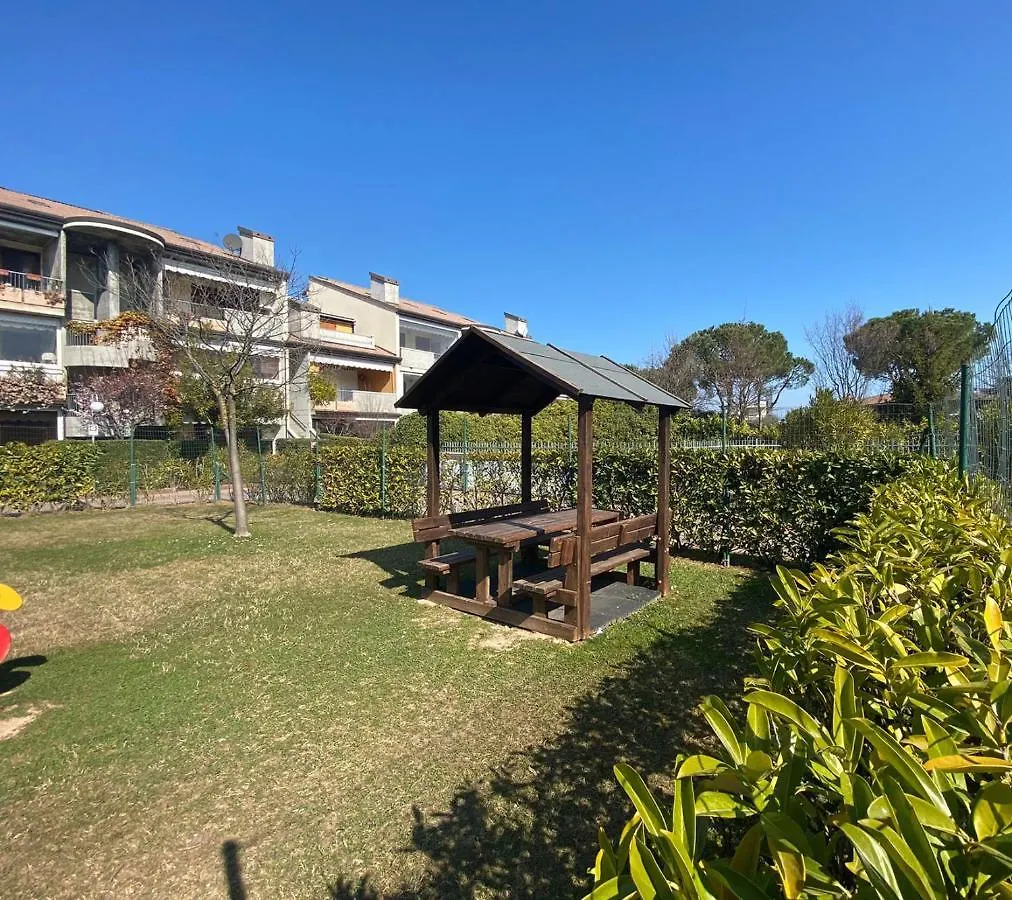 Apartment With Private Garden - Green Residence Desenzano del Garda